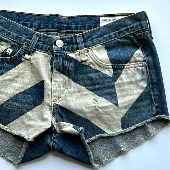 🌸NWT Rag & Bone Jean Shorts. Blue/White w/ Chevron/Diagonal Pattern.  Size: 24 - Picture 9 of 9
